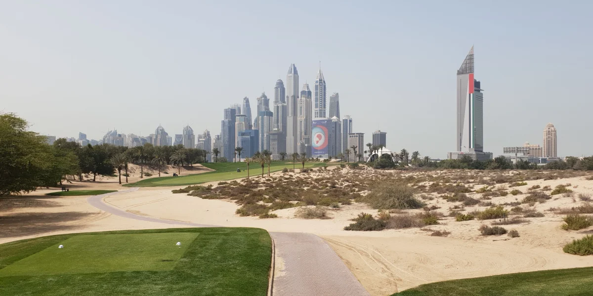 Emirates Majlis 8th Hole