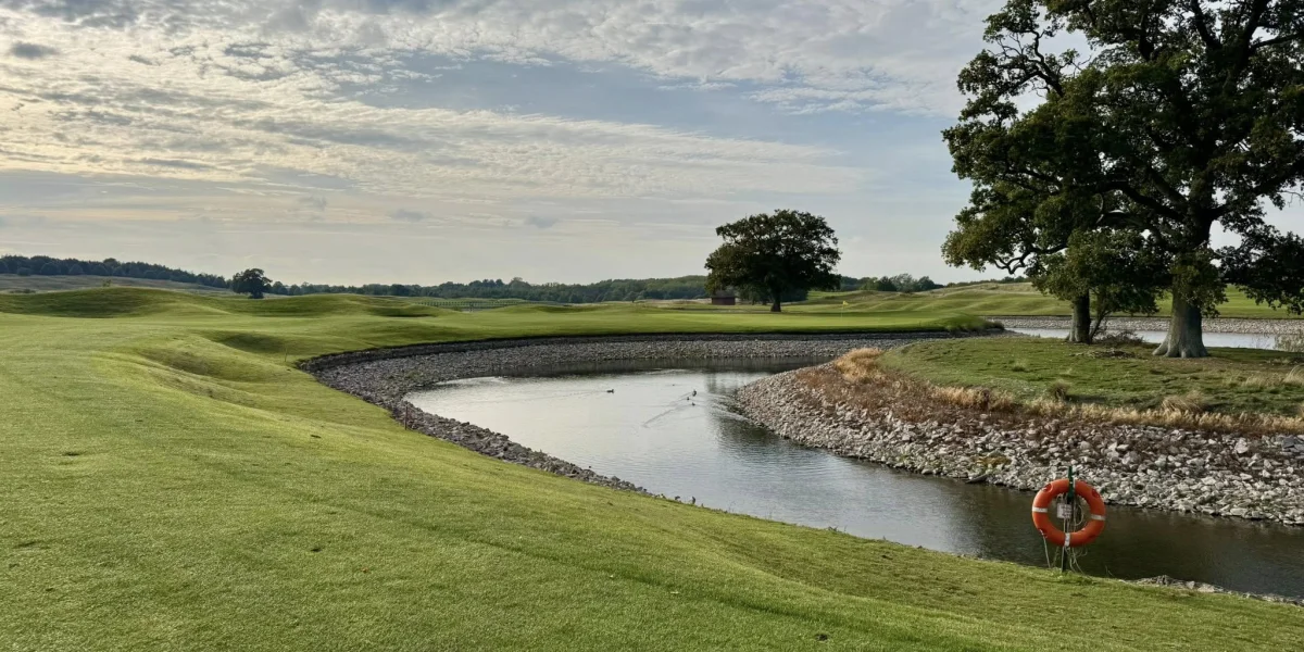 The Oxfordshire 8th hole